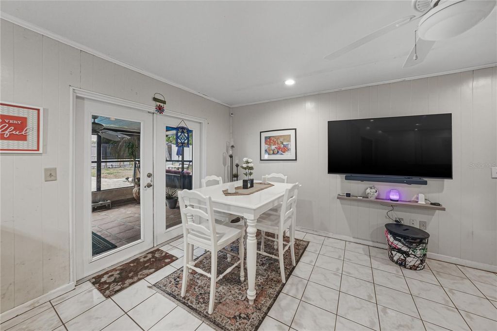 Image 25 of property listing at 405 LAKE NED ROAD, Winter Haven, FL 33884