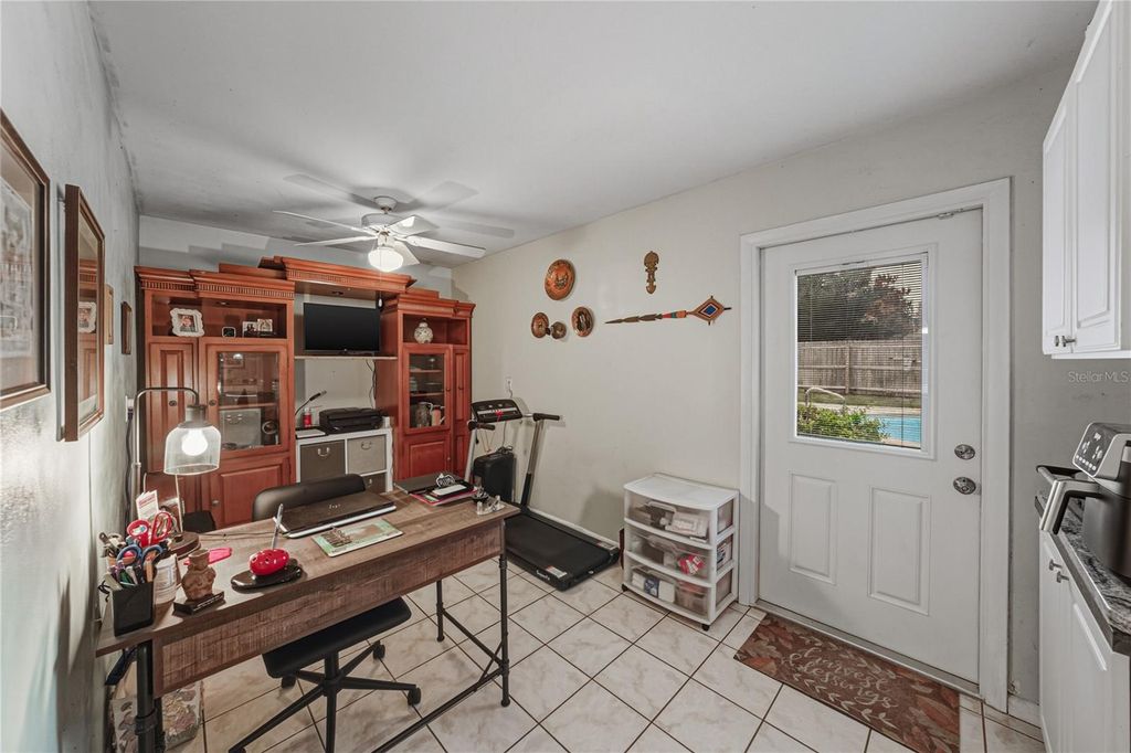 Image 32 of property listing at 405 LAKE NED ROAD, Winter Haven, FL 33884
