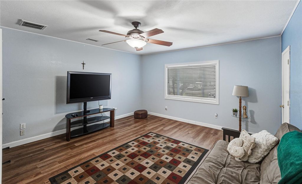 Image 35 of property listing at 405 LAKE NED ROAD, Winter Haven, FL 33884