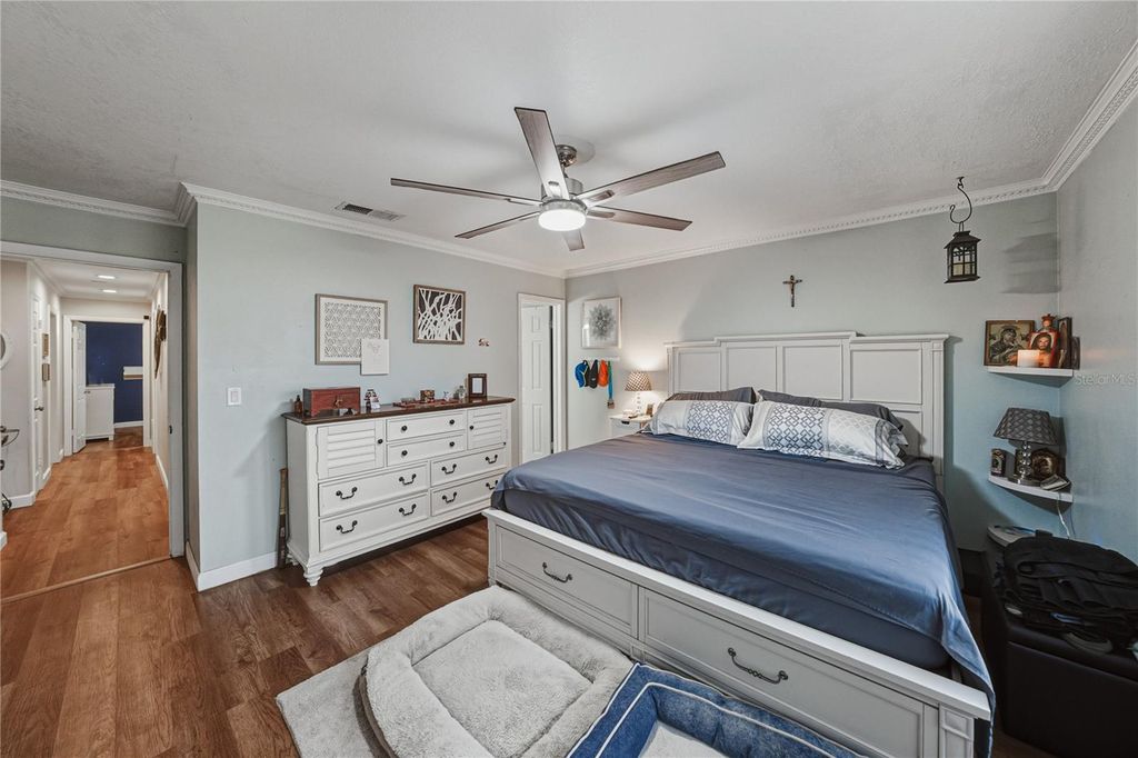 Image 44 of property listing at 405 LAKE NED ROAD, Winter Haven, FL 33884