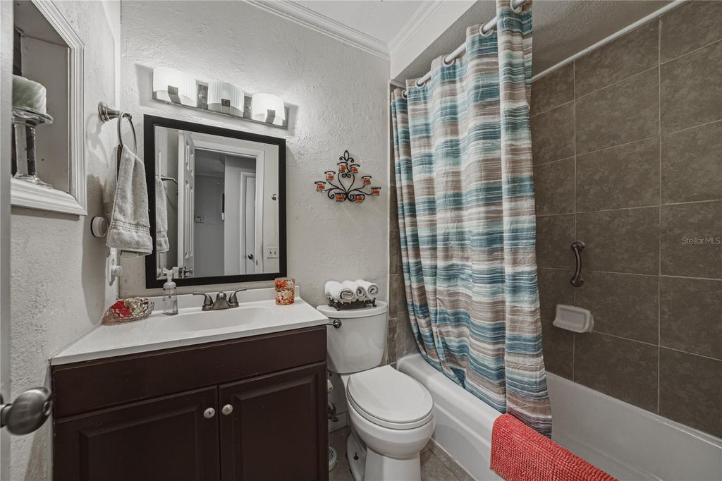 Image 47 of property listing at 405 LAKE NED ROAD, Winter Haven, FL 33884