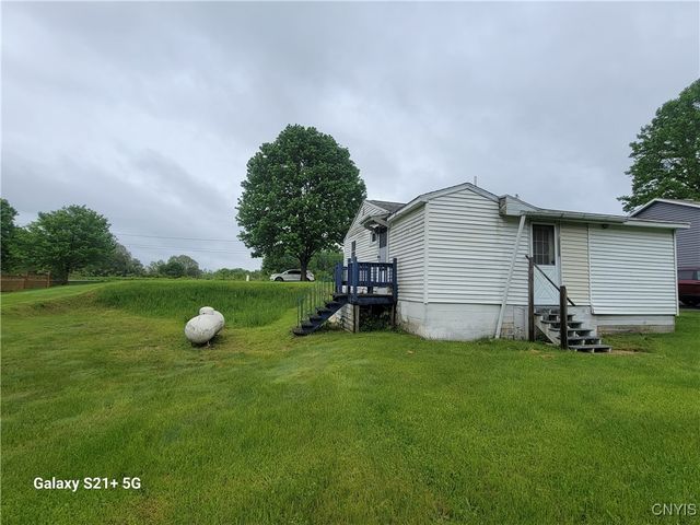 8723 East Mud Lake Road, Lysander, NY 13027