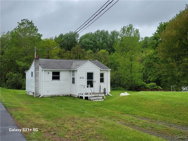 8723 East Mud Lake Road, Lysander, NY 13027