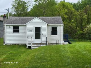 8723 East Mud Lake Road, Lysander, NY 13027