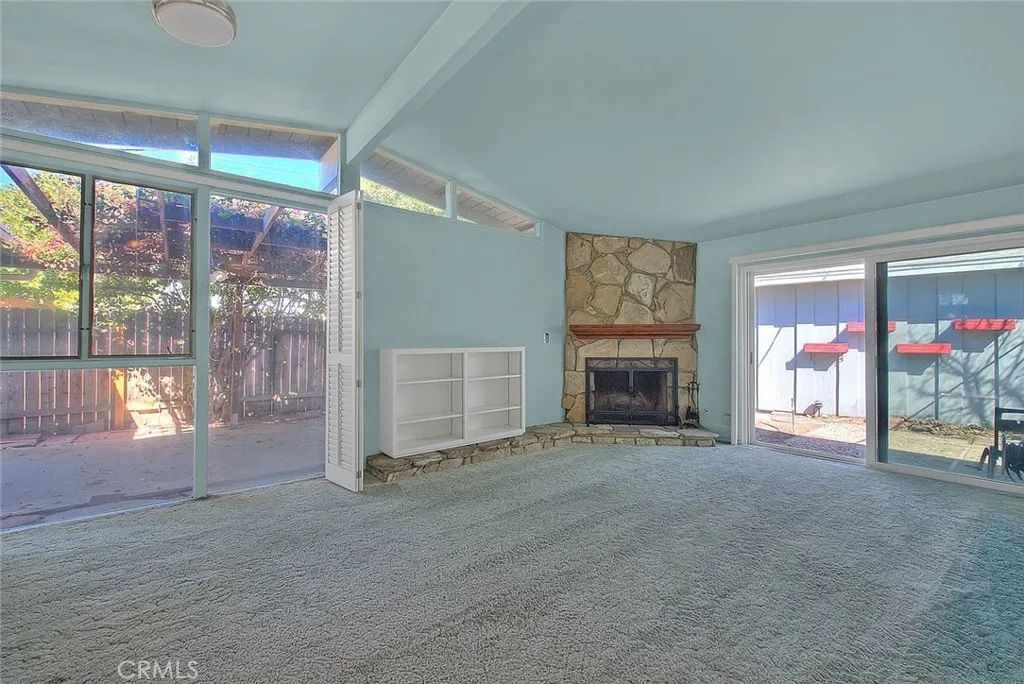 228 Greentree, Upland, CA 91786