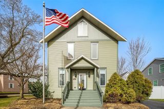 720 Main Street Unit: 2, Saint Joseph, MI 49085