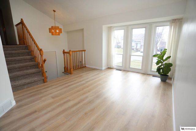 2412 Corn Drive, Papillion, NE 68046