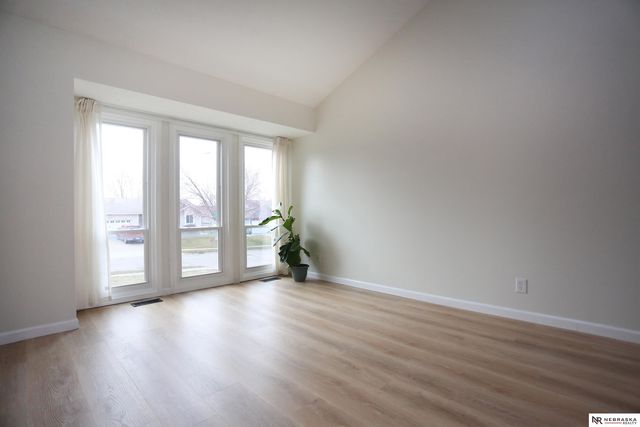 2412 Corn Drive, Papillion, NE 68046