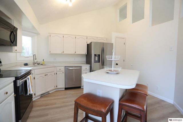 2412 Corn Drive, Papillion, NE 68046