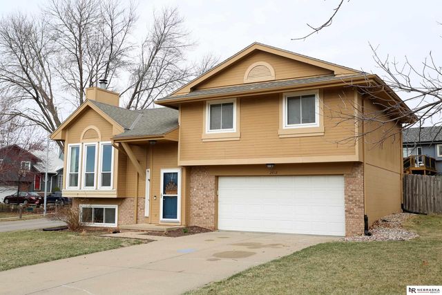 2412 Corn Drive, Papillion, NE 68046