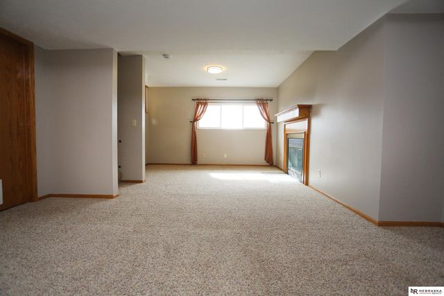 2412 Corn Drive, Papillion, NE 68046