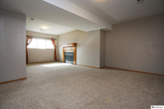 2412 Corn Drive, Papillion, NE 68046