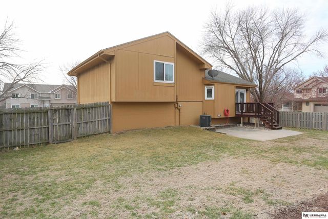 2412 Corn Drive, Papillion, NE 68046