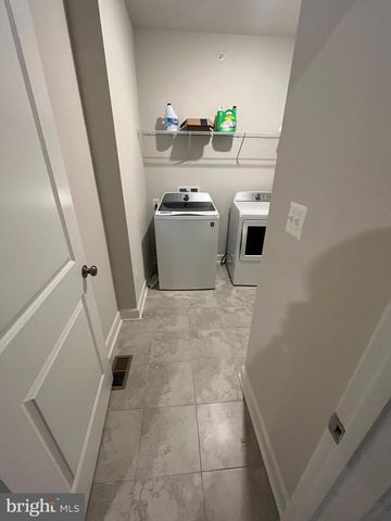 2327 STEPHANIE TESSA LN, Woodbridge, VA 22191