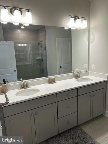 2327 STEPHANIE TESSA LN, Woodbridge, VA 22191