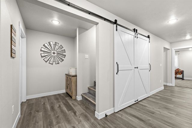 3517 GRAYSON DR, Burlington, ND 58722