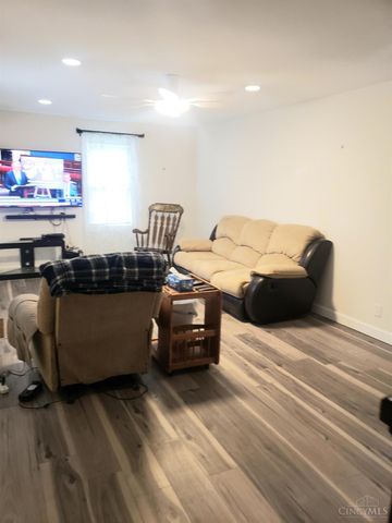 2552 McHenry Road, Goshen Twp, OH 45122