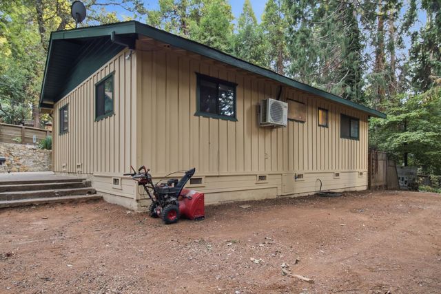 2876 Polaris St, Pollock Pines, CA 95726