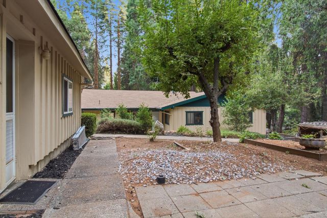 2876 Polaris St, Pollock Pines, CA 95726