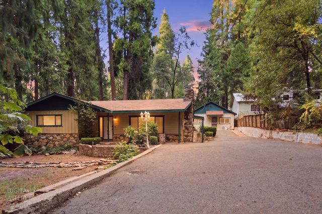 2876 Polaris St, Pollock Pines, CA 95726