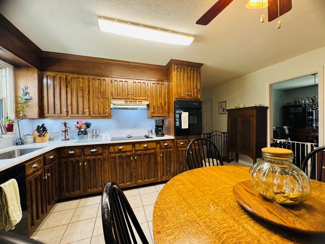 1315 Jewell Dr, Columbia, TN 38401