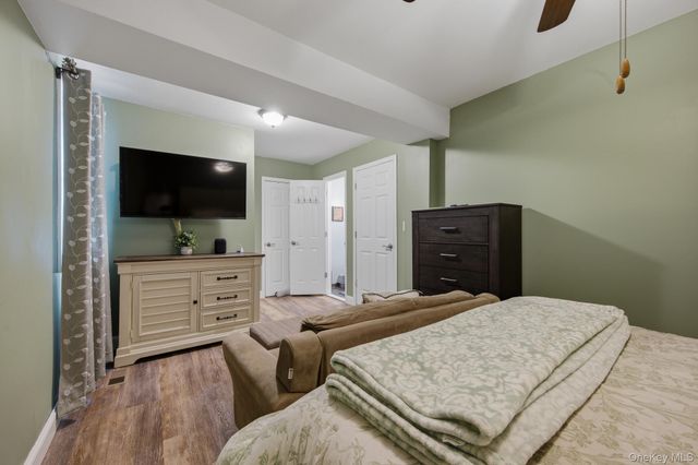 Riverdale 23, Oakdale, NY 11769