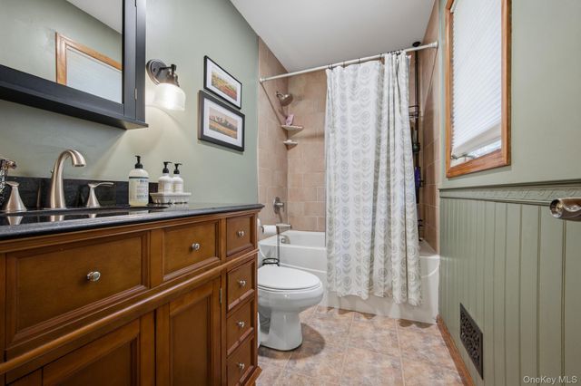 Riverdale 23, Oakdale, NY 11769