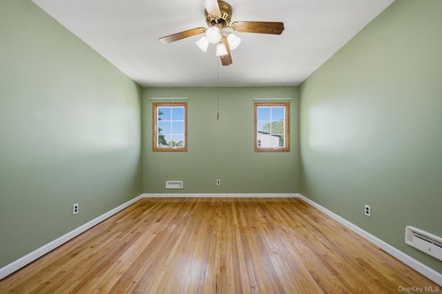 Riverdale 23, Oakdale, NY 11769