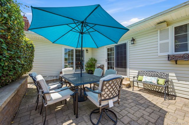 Riverdale 23, Oakdale, NY 11769