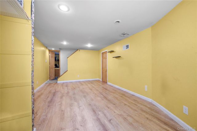 Riverdale 23, Oakdale, NY 11769