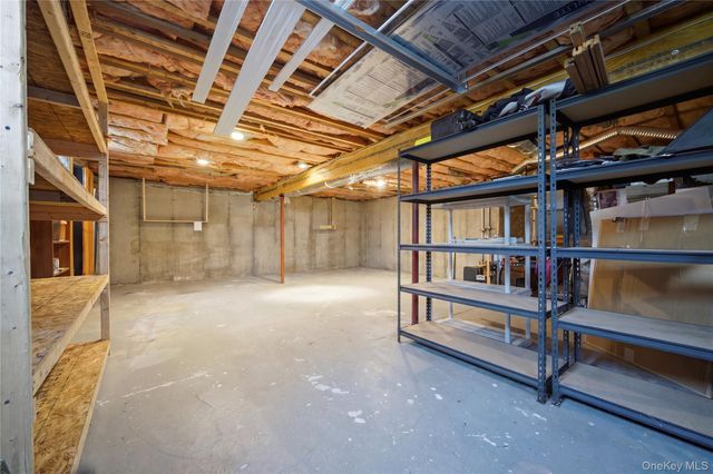 Riverdale 23, Oakdale, NY 11769