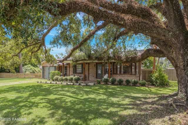 1017 Solomon Street, Breaux Bridge, LA 70517