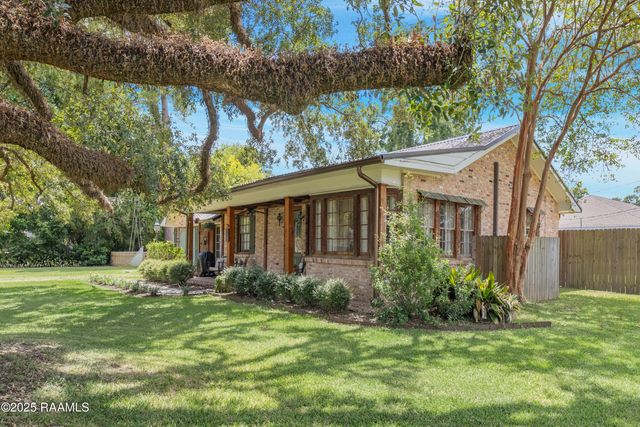 1017 Solomon Street, Breaux Bridge, LA 70517