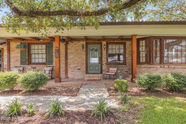 1017 Solomon Street, Breaux Bridge, LA 70517