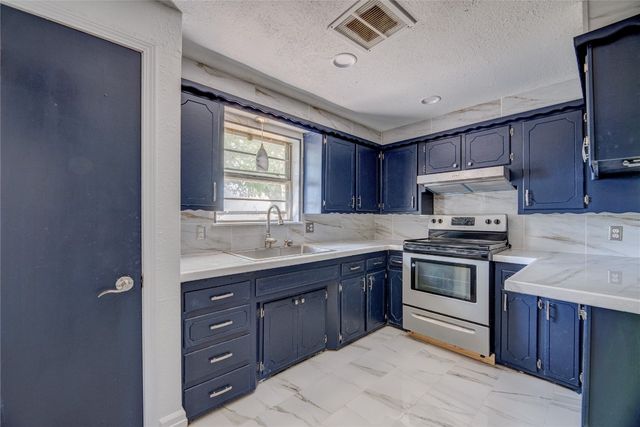 126 Windsor Avenue, Chickasha, OK 73018