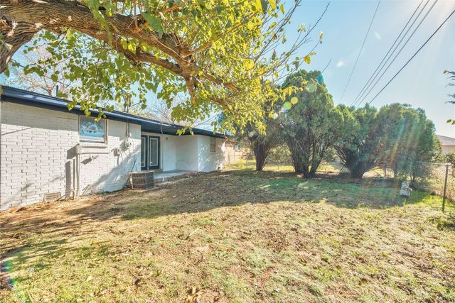 126 Windsor Avenue, Chickasha, OK 73018