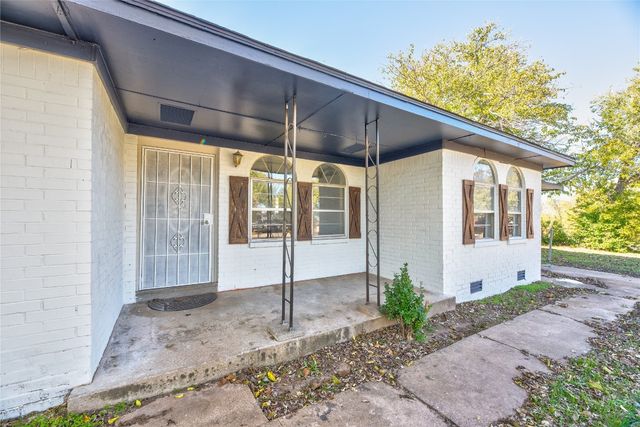 126 Windsor Avenue, Chickasha, OK 73018