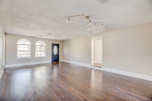 126 Windsor Avenue, Chickasha, OK 73018