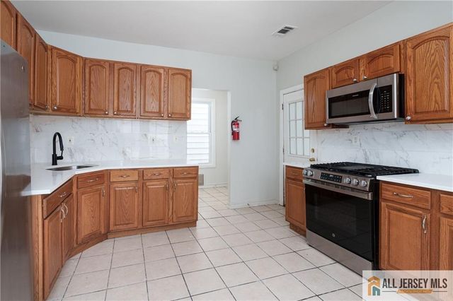 264 Seaman Street 2, New Brunswick, NJ 08901