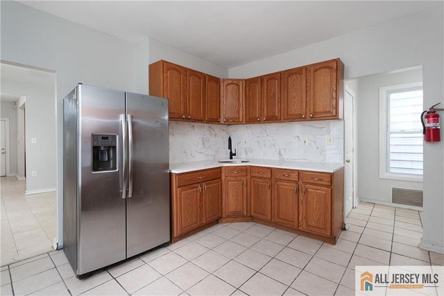 264 Seaman Street 2, New Brunswick, NJ 08901
