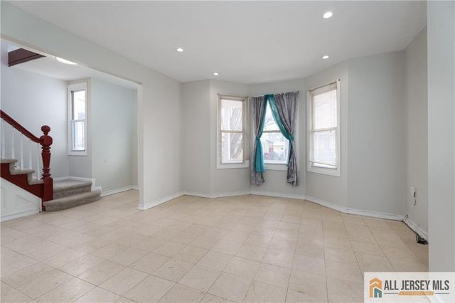 264 Seaman Street 2, New Brunswick, NJ 08901
