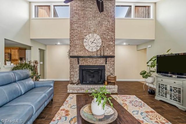 4220 Mae Len Drive, Winston-salem, NC 27107