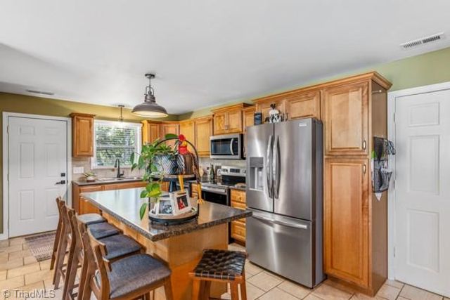 4220 Mae Len Drive, Winston-salem, NC 27107