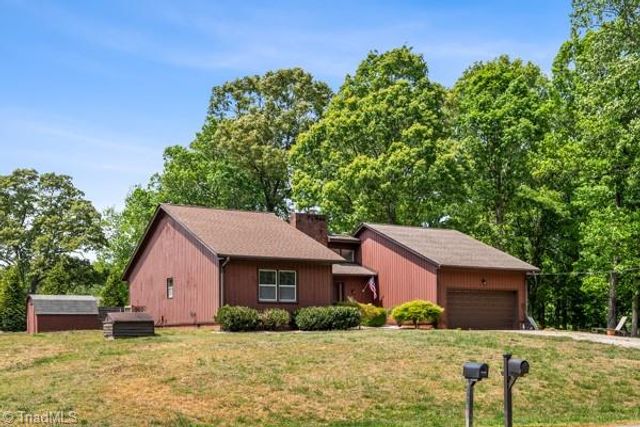 4220 Mae Len Drive, Winston-salem, NC 27107