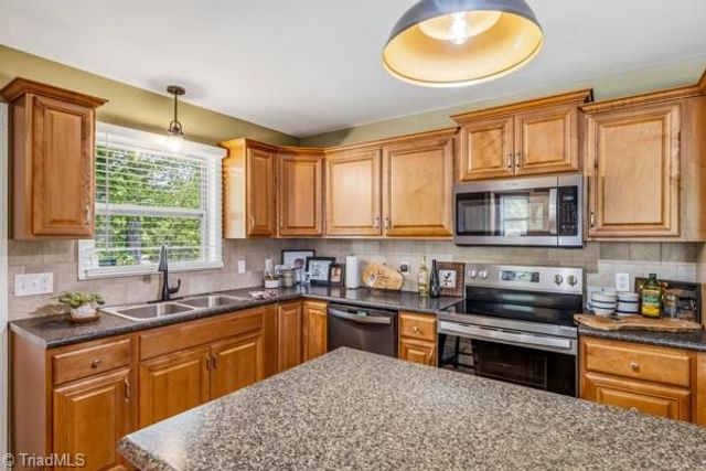 4220 Mae Len Drive, Winston-salem, NC 27107