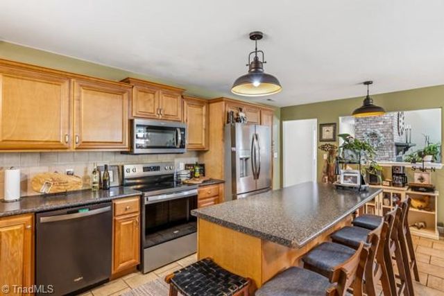 4220 Mae Len Drive, Winston-salem, NC 27107