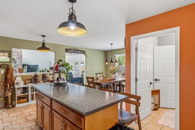 4220 Mae Len Drive, Winston-salem, NC 27107