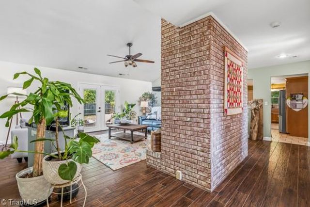 4220 Mae Len Drive, Winston-salem, NC 27107