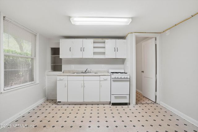 6348 HYDE GROVE Avenue, Jacksonville, FL 32210