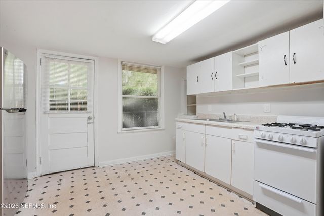 6348 HYDE GROVE Avenue, Jacksonville, FL 32210